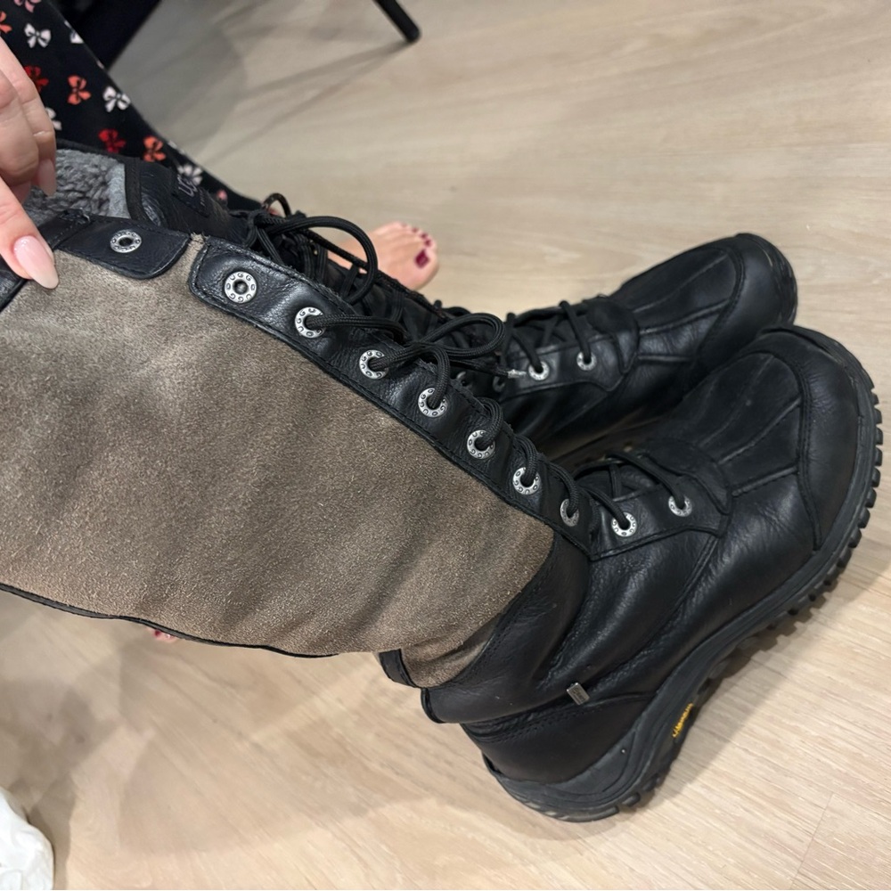 UGG Airondack high Black Lace-Up Boots - Picture 3 of 5